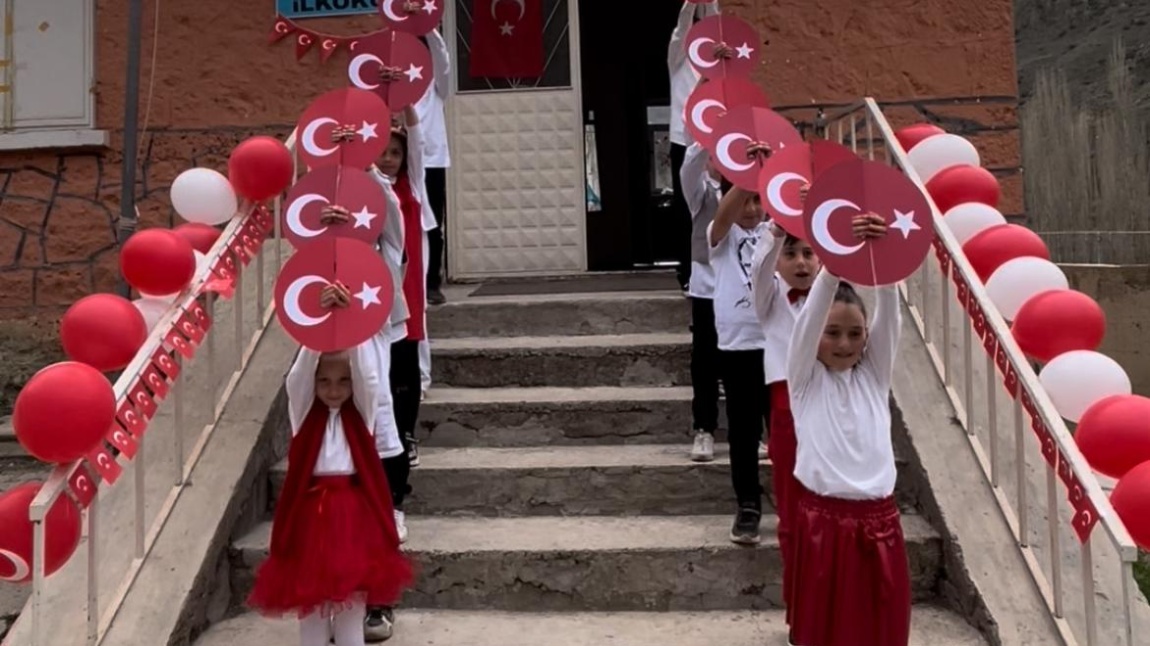 Kireçli İlkokulu’nda 23 Nisan Coşkusu